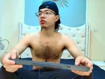 andreww_whitee from Chaturbate is Freechat