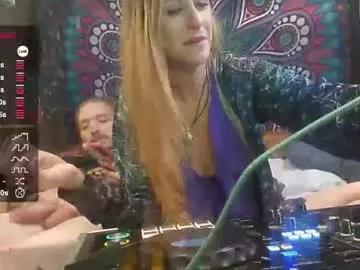 lucyvybes_and_gogert from Chaturbate is Freechat