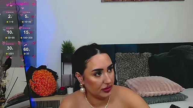 BellaDoyle from StripChat is Freechat