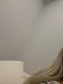 BustyBlondeBarbie from StripChat is Freechat