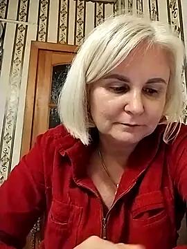 ElinaGold435 from StripChat is Freechat