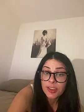 EmilyPeachh from StripChat is Freechat