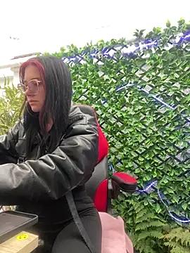 Isabella_21x from StripChat is Freechat