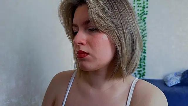 Karina-Mandarina from StripChat is Freechat