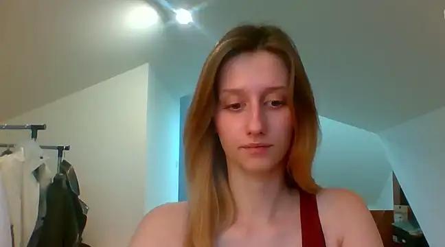 LUNA_delight from StripChat is Freechat