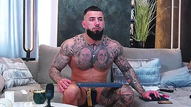 masterkingofmusclee from StripChat is Freechat