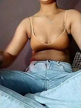 meenu_baby from StripChat is Freechat