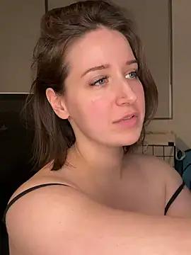 nerdynina from StripChat is Freechat