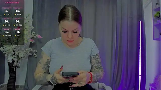 ReynaRaven from StripChat is Freechat