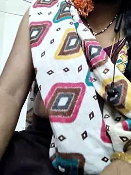 Tamilrojanew from StripChat is Freechat