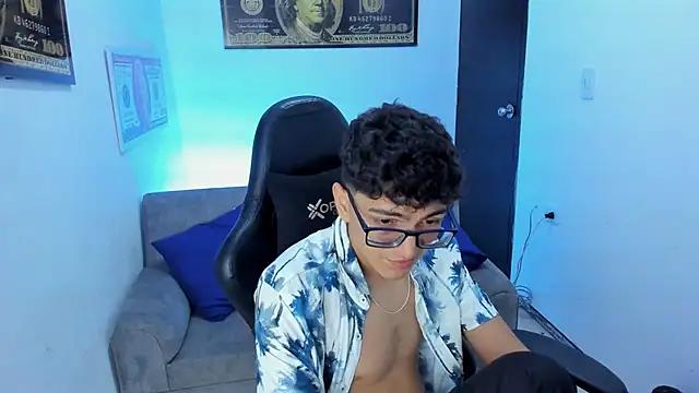 TylerWhite_ from StripChat is Freechat