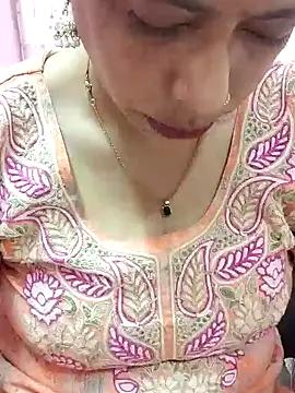 Urmila_bhabhii from StripChat is Freechat